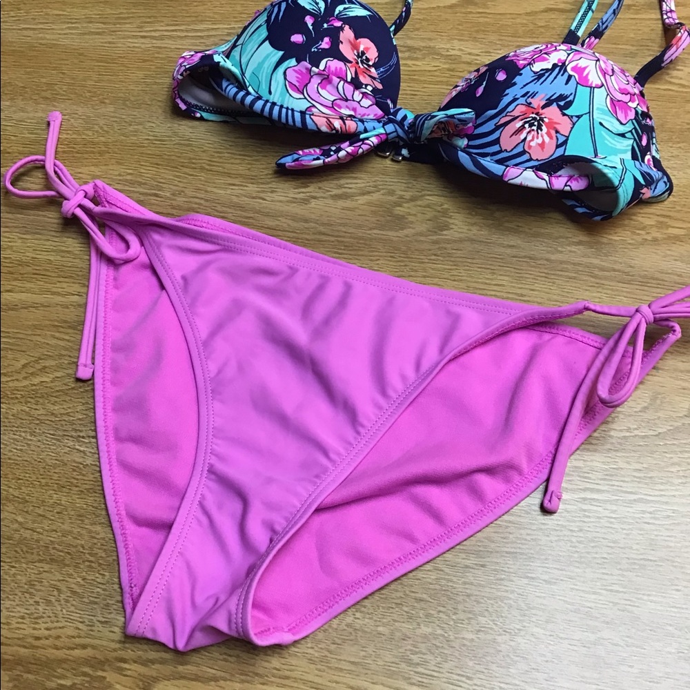 No Boundries bikini bottom w- pink floral top S7/9